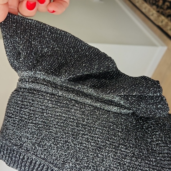 Nanette Lepore V-neck Blouse M Flutter Sleeve Black Metalic Lurex Silver - Picture 14 of 15